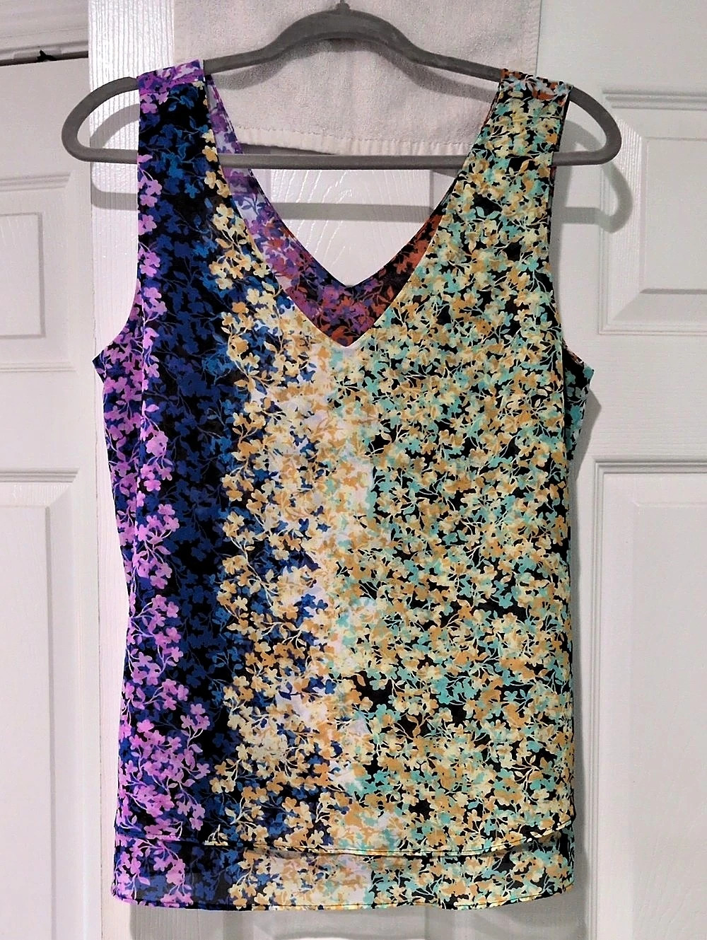 cabi Floral Tank Top in Blue & Green Size Medium